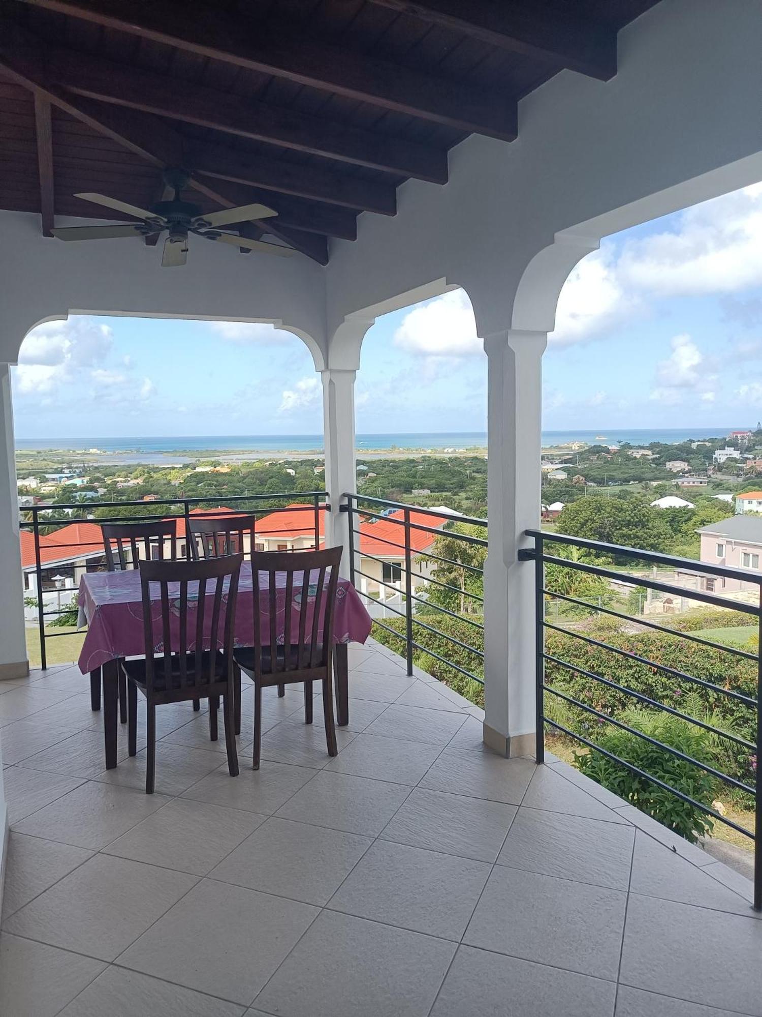 Holiday Home Belvedere Dickenson Bay Room photo
