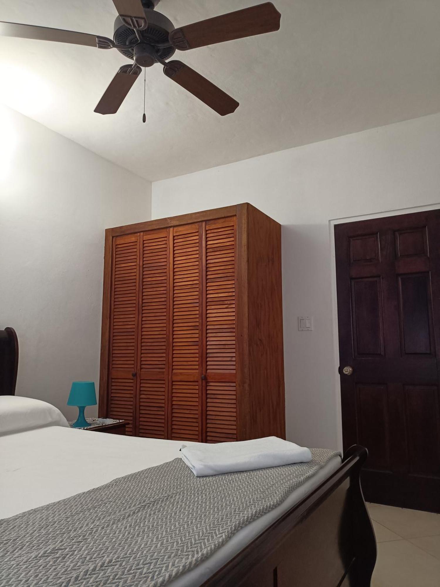 Holiday Home Belvedere Dickenson Bay Room photo